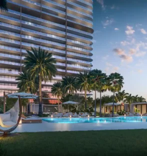 florida-icon-beach-hollywood-pool-hammocks.webp