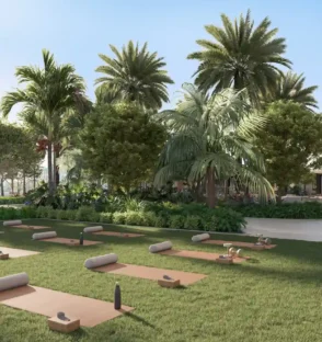 florida-icon-beach-hollywood-yoga-green-area.webp